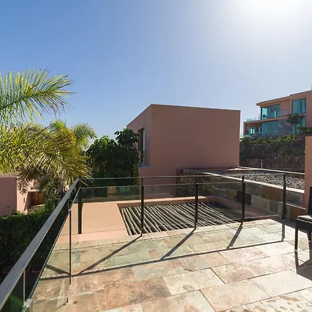 Villa Villas *